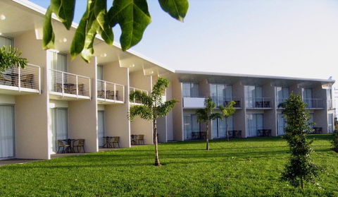 Country Roads Motor Inn Dysart - Brisbane Tourism 0