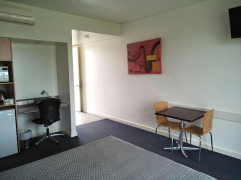 Country Roads Motor Inn Dysart - Brisbane Tourism 5