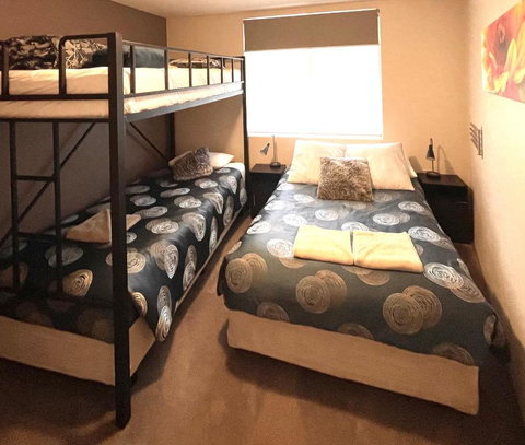 Full Circle Apartments - Brisbane Tourism 2