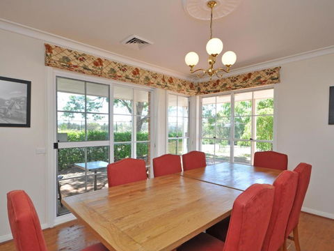 Beggars Bridge Vineyard Homestead W / Pool + Wifi + Tennis + Vineyard - Tourism Brisbane 5