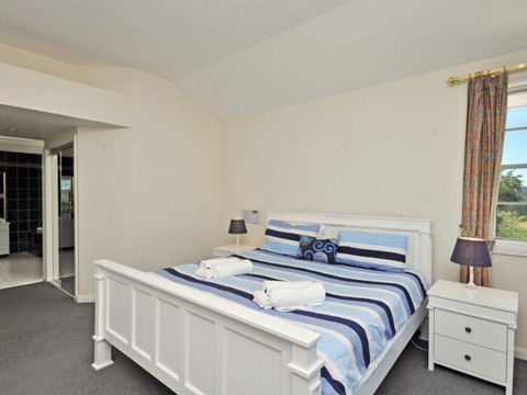 Beggars Bridge Vineyard Homestead W / Pool + Wifi + Tennis + Vineyard - Tourism Brisbane 6