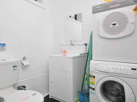 The Studio On The Lake At Fishing Point Lake Macquarie Honestly Put The Line In & Catch Fish - Tourism Brisbane 6