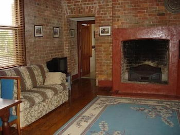Lochinvar House B&B - Brisbane Tourism 6