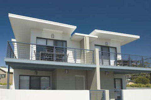 Mollymook Beachfront Executive Apartment - Tourism Brisbane 3