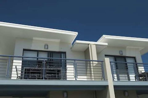 Mollymook Beachfront Executive Apartment - Tourism Brisbane 6