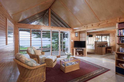 Kims Beachside Retreat - Brisbane Tourism 6
