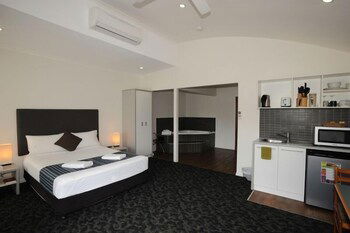 Shoredrive Motel - Tourism Brisbane 3