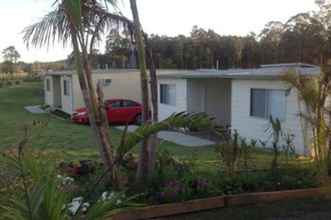 Australian Motor Homes Tourist Park - Tourism Brisbane 1