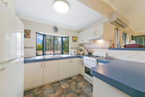 Hillside Country Retreat - Tourism Brisbane 4