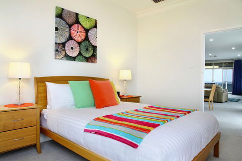 Seaview Sunset Holiday Apartments - Tourism Brisbane 6