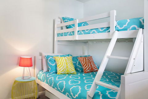 Seaview Sunset Holiday Apartments - Tourism Brisbane 4