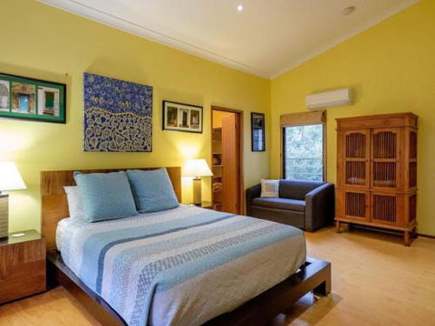Five Bimba (Tractor House) - Brisbane Tourism 0