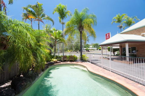 Country Comfort Gin Gin Wild Scotsman Motor Inn - Tourism Brisbane 6