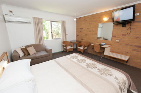 Country Comfort Gin Gin Wild Scotsman Motor Inn - Tourism Brisbane 5