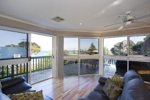 Torquay Retreats Anderson - Brisbane Tourism 4