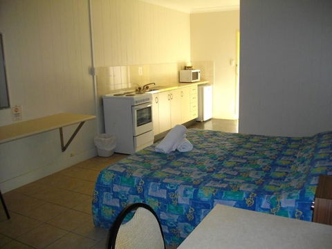 Kurrmine Beach Motel - Tourism Brisbane 6