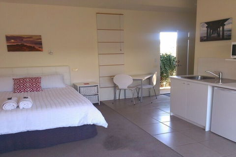 Springtide Studio Apartments - Tourism Brisbane 7