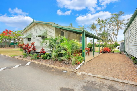 BIG4 Cane Village Holiday Park - Tourism Brisbane 0