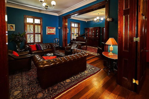 The Regents Park Mansion - Tourism Brisbane 5