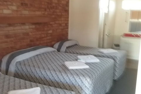 Avocado Motor Inn - Tourism Brisbane 6
