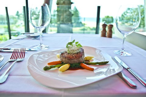 L'isle De France Terrigal - Tourism Brisbane 0