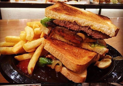 Rhumbas - Docklands - Brisbane Tourism 0