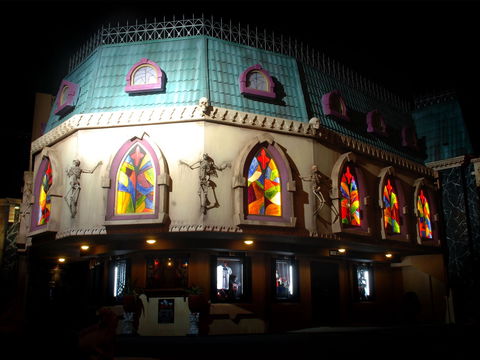 Dracula's Cabaret - Tourism Brisbane 1