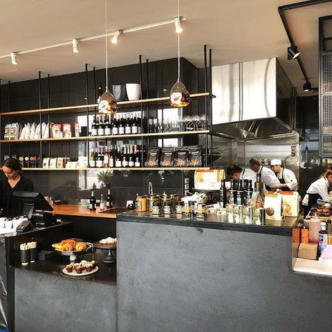 Chapel St Cellars - Brisbane Tourism 0