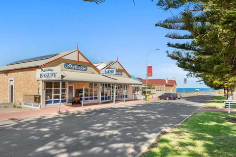 Ardrossan Bakery - Tourism Brisbane 0
