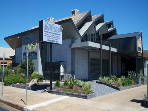 75 On Arthur At The Wellington Soldiers Memorial Club - Brisbane Tourism 0