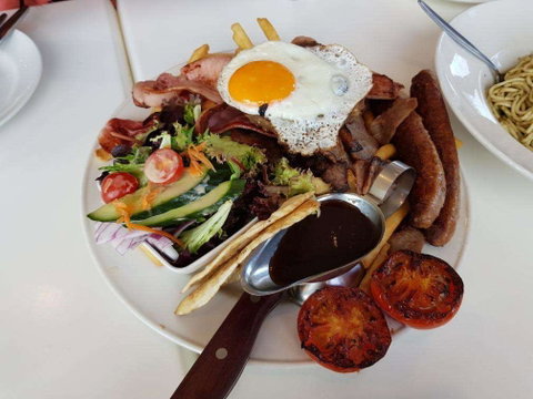 Lazy Moes - Caroline Springs - Brisbane Tourism 0