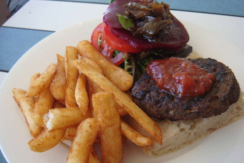 Uno Uno - Tourism Brisbane 0