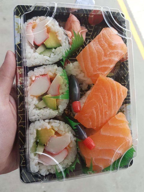 Tong Tong Sushi - Brisbane Tourism 0