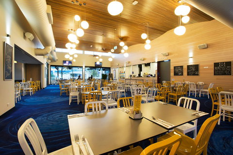 Coolum Beach Hotel - Coolum Beach - Brisbane Tourism 0