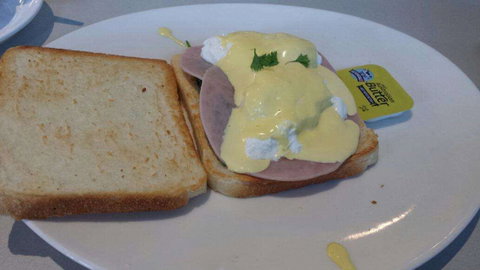 Regal Crown - Como - Brisbane Tourism 0