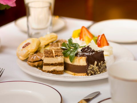 Avenue Restaurant & Lobby Bar - Tourism Brisbane 0