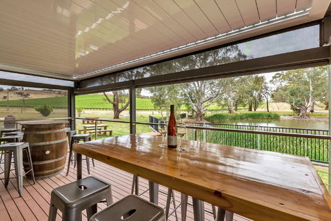 Jaeschkes Hill River Clare Estate - Brisbane Tourism 2