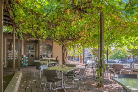 Breakout Brasserie Cafe - Brisbane Tourism 0