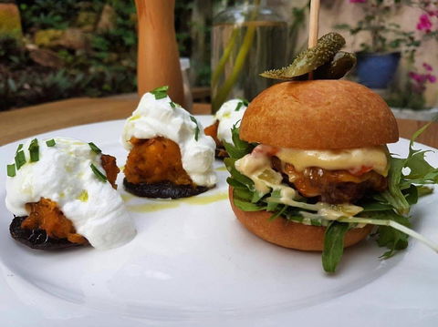 Saint Laura Cafe - Tourism Brisbane 0