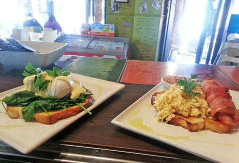 Agatha's Licensed Cafe - Tourism Brisbane 7