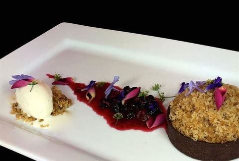 Vines Restaurant At Hollydene Estate - Tourism Brisbane 14