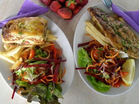 River Cruz Cafe - Tourism Brisbane 4