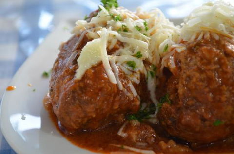 Manoli’s Greek Taverna - Tourism Brisbane 0
