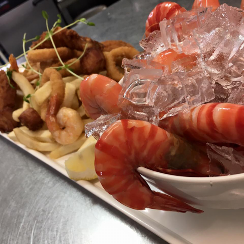 Tin Can Bay Yacht Club Bistro - Tourism Brisbane 3