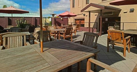 Bowral Hotel - Tourism Brisbane 0