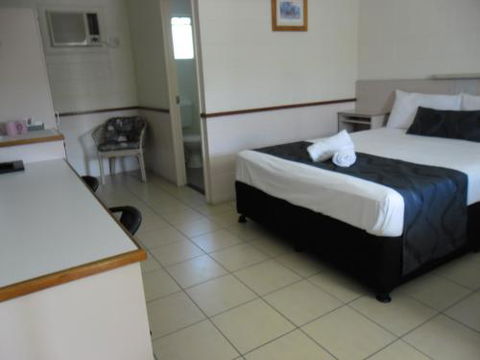 Banjo Paterson Motor Inn & Restaurant - Tourism Brisbane 1