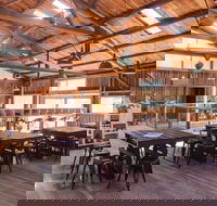 Willie Smith's Apple Shed - Brisbane Tourism