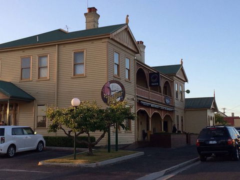 Comfort Inn The Pier Restaurant - Tourism Brisbane 0