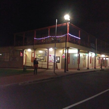 Mt Lyell Hotel Thai - European Bar And Restaurant - Tourism Brisbane 0