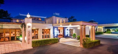Sylvia's Restaurant & Wine Bar - Brisbane 4u 10